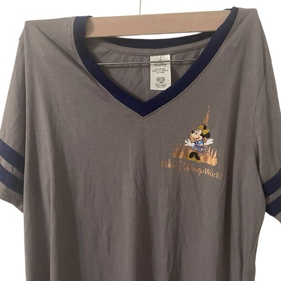 Walt Disney World 50th Anniversary Minnie Mouse Castle Shirt Size L Gray V-Neck - Picture 15 of 15